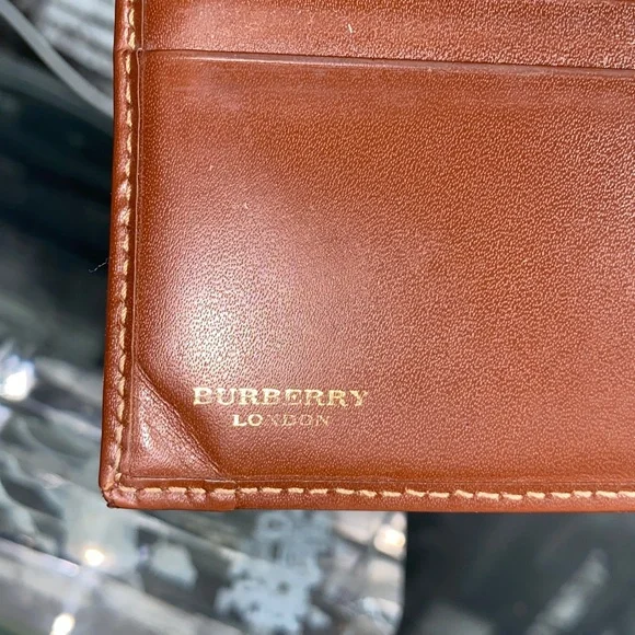 Authentic Classic Burberry Bifold Wallet - Picture 6 of 15